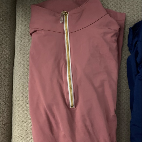 SOLD Tailored Sportsman Sunshirts - Picture 5 of 7